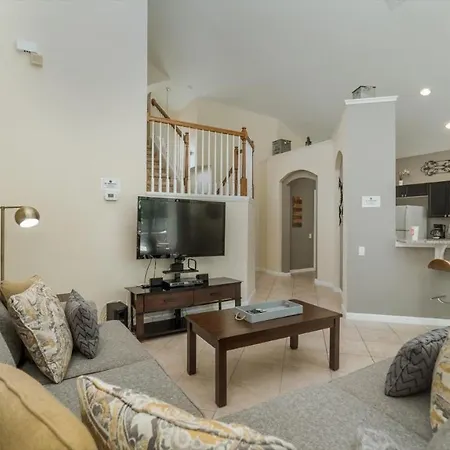 8038 King Palm Villa